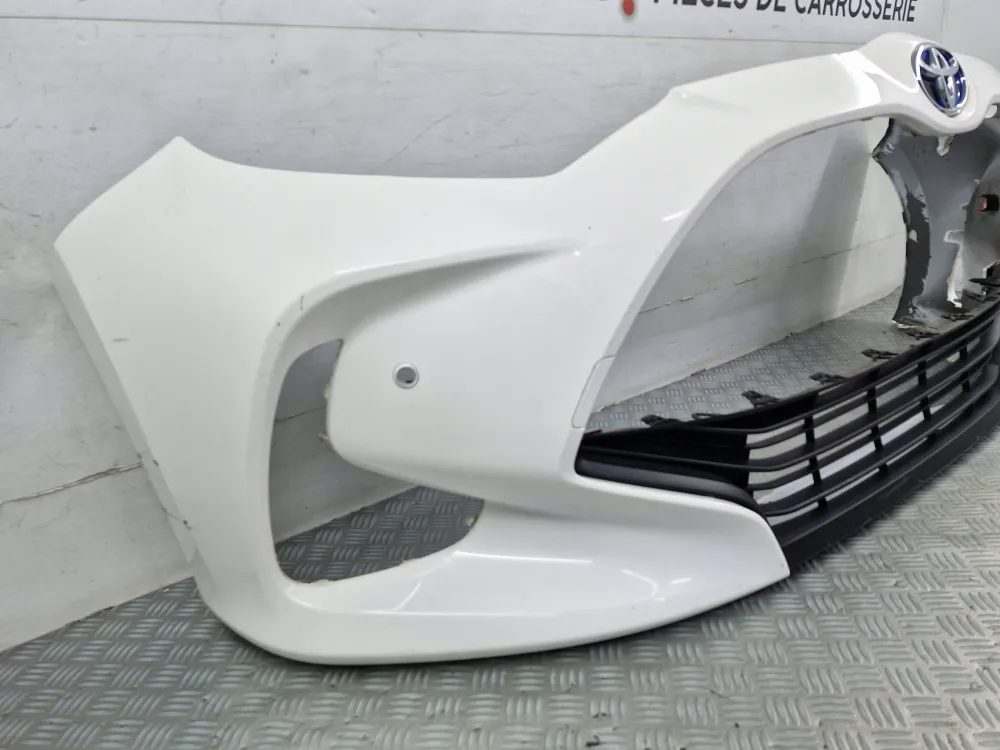 Toyota Yaris IV etupuskuri (alkaen 07/2020) alkuperäinen käytetty
