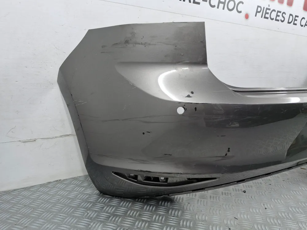 Volkswagen Golf 7 Vaiheen 1 takapuskurin suojus (10/2012 - 06/2016) - Alkuperäinen käytetty osa