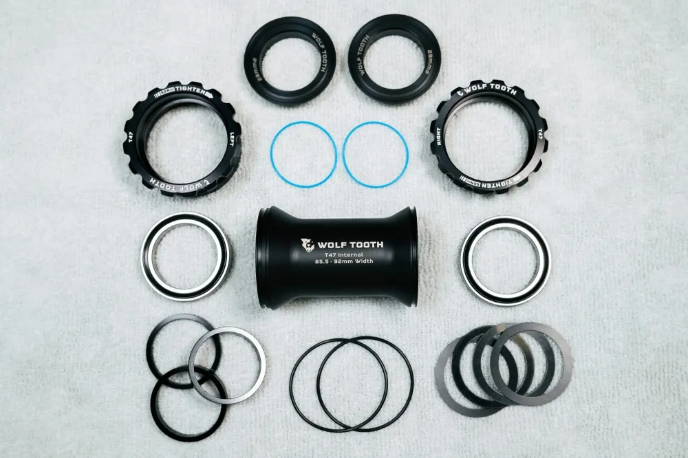 WOLFTOOTH T47 Ulkoinen 29mm SRAM DUB Ultraviolet kampiakseli