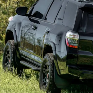 Cali Raised 10-24 Toyota 4Runner Step Ed Bolt On Rock Sliders - Kick Out/BedLiner Filler Plate/Pwdr